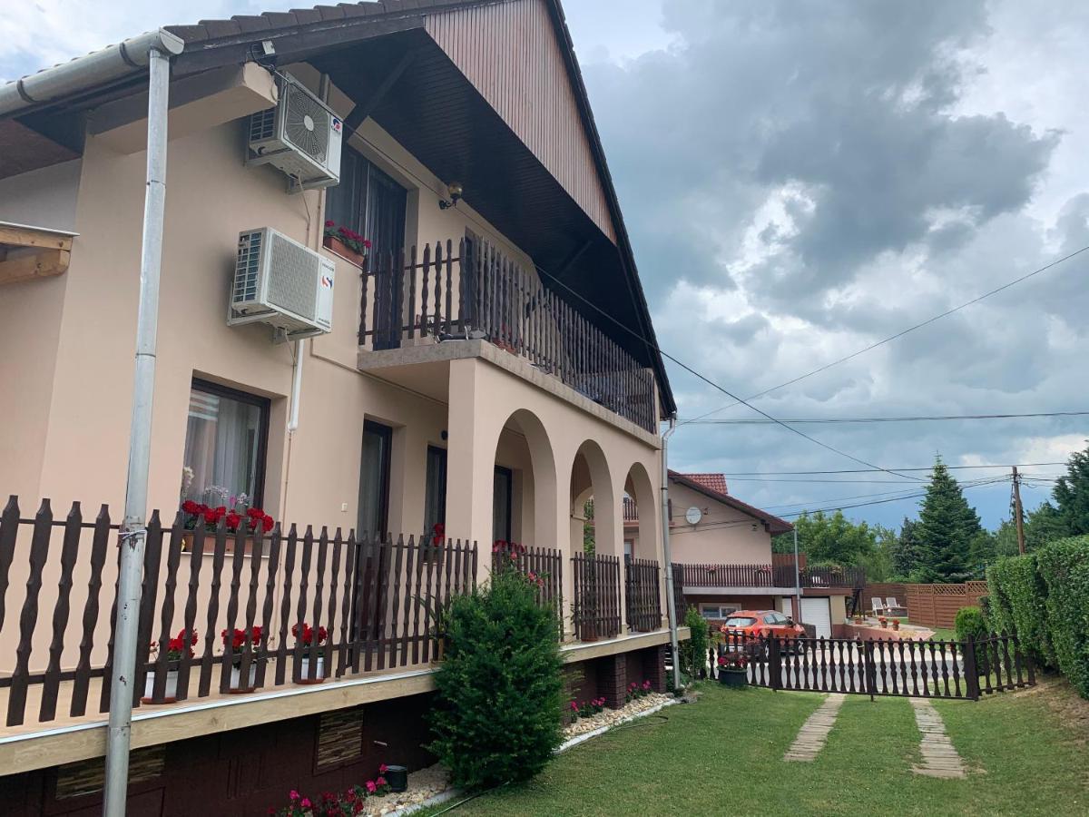Nagcsalados Rozsa Apartman Balatonlelle Exteriör bild
