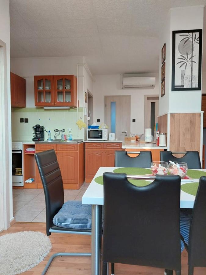 Nagcsalados Rozsa Apartman Balatonlelle Exteriör bild
